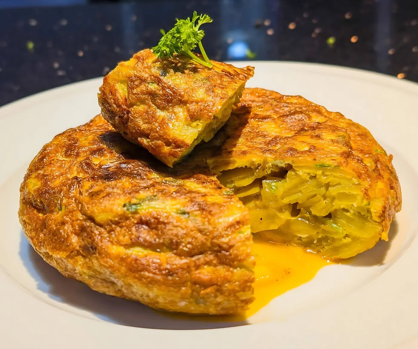Pyszny obiad na czwartek. Podajemy przepis, Ty gotujesz. Przysmak z Hiszpanii, mięciutka tortilla