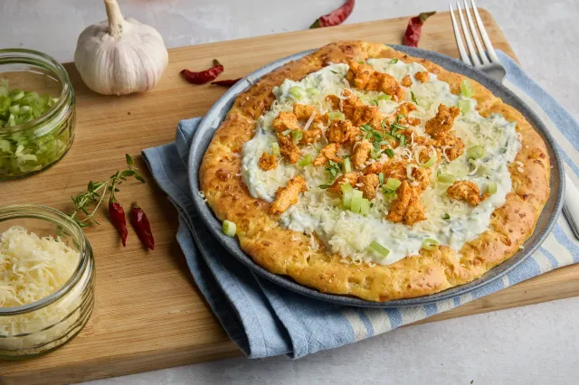 Zrób langosze i poczuj się jak w Budapeszcie. Pyszne, chrupiące placki - przepis prosto z Węgier