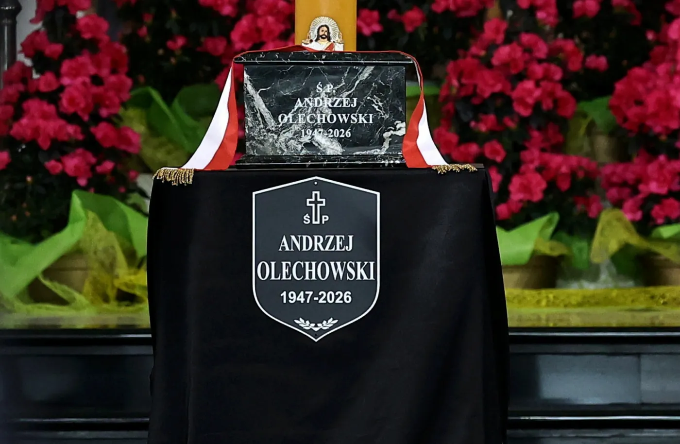 andrzej-olechowski-zmarl-w-wieku-78-lat-39136539.jpg