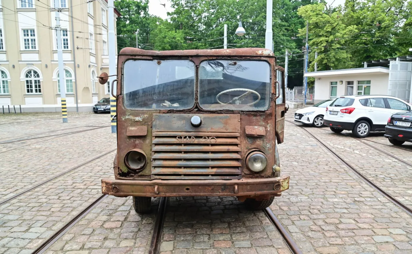Polski samochód ciężarowy Star 20 w Muzeum Techniki i Komunikacji w Szczecinie