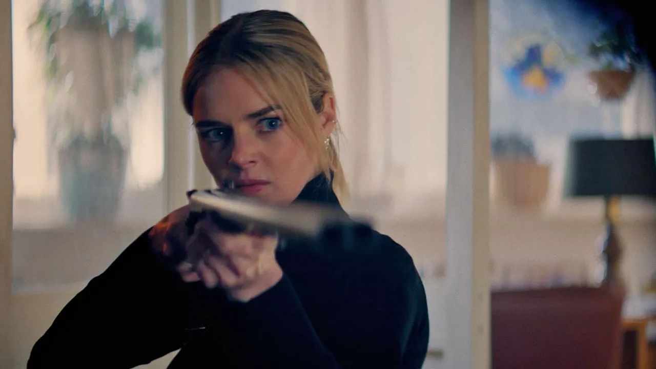 Samara Weaving w filmie "Po twoim trupie"