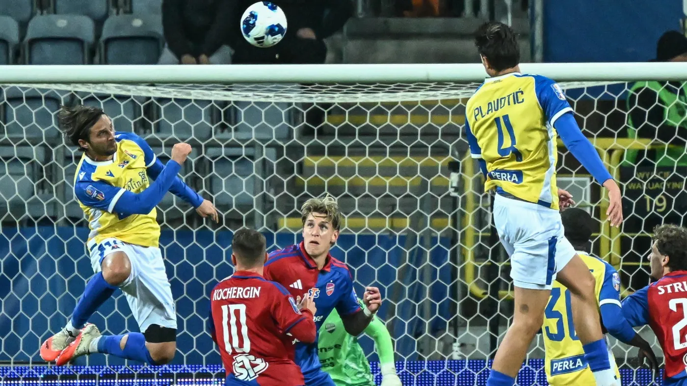 Raków Częstochowa w 1/8 finału Pucharu Polaki. Awans zapewnił rezerwowy bramkarz
