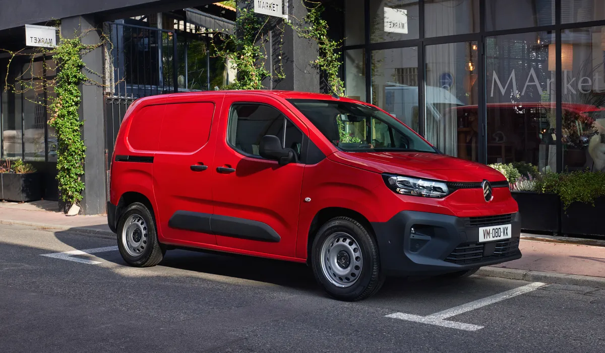 Mały Citroën zabierze do 910 kg i zmieści się w każdą lukę. Oto wybór dla biznesu