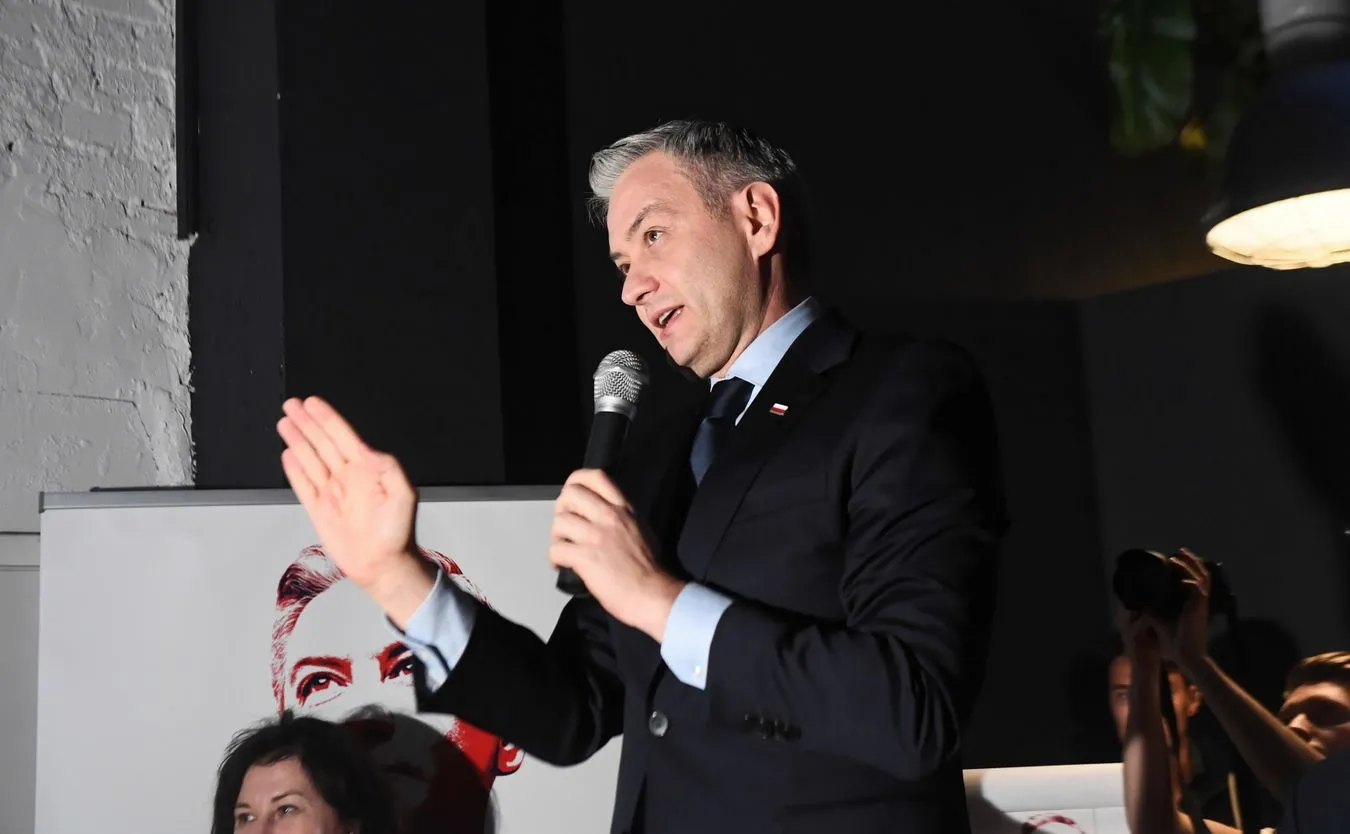 "Krew, pot i łzy". Biedroń składa obietnice wyborcze