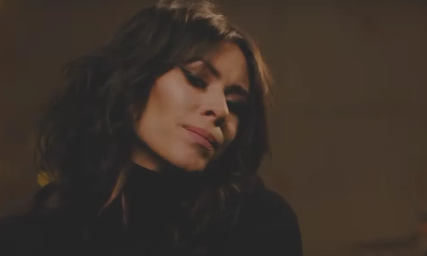 Katarzyna Pietras na rockowo śpiewa "Późno". Mama Beata będzie dumna? [WIDEO]