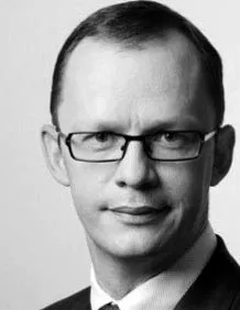 pracownik naukowo-dydaktyczny w Szkole Głównej Handlowej w Warszawie specjalizujący się w zagadnieniach ekonomicznej analizy prawa, radca prawny