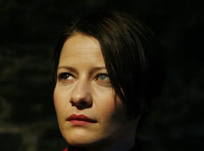 Kożuchowska brunetką ze szklanym okiem