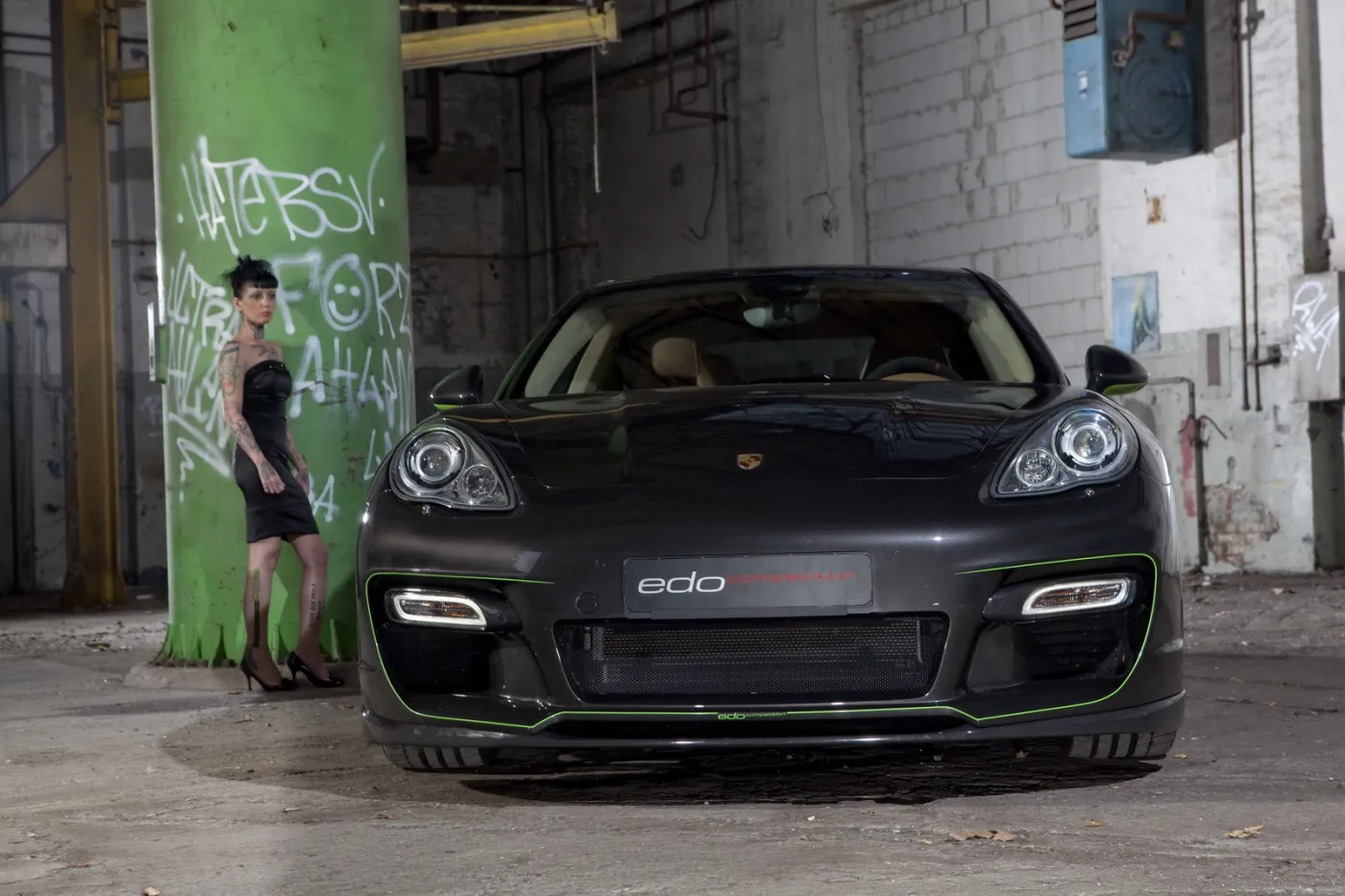 2624205-porsche-panamera-edo-competition-hellboy-9.jpg