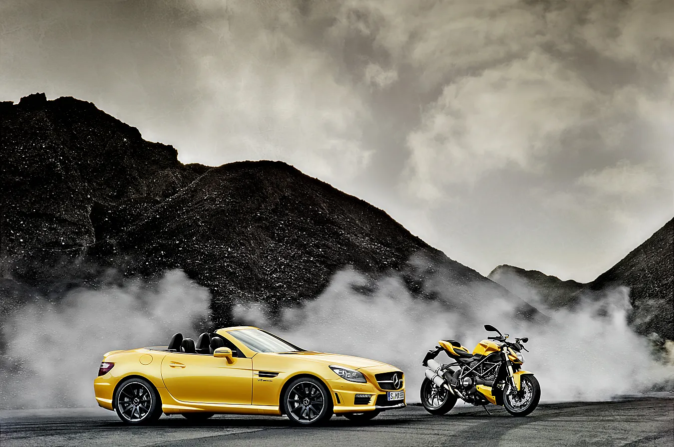 2837445-mercedes-slk-55-amg-i-ducati-streetfighter.jpg