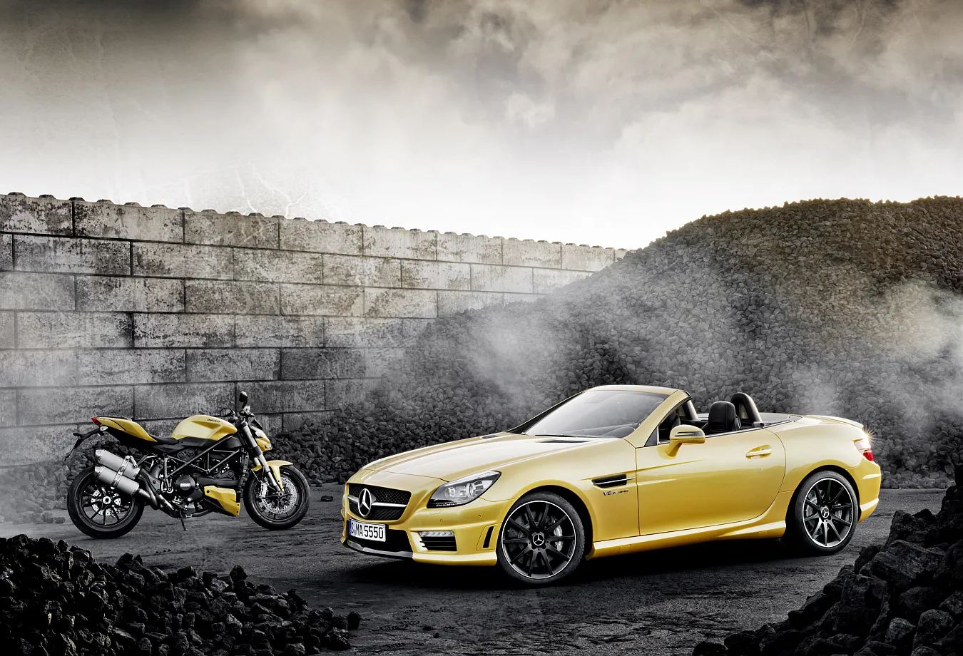 2837607-mercedes-slk-55-amg-i-ducati-streetfighter.jpg