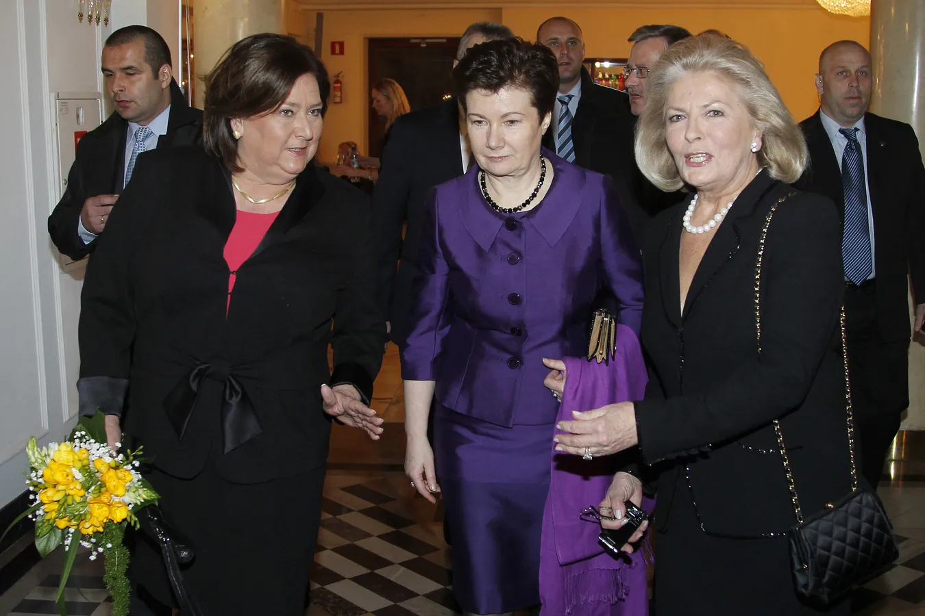 Francja - elegancja: damy na inauguracji festiwalu wielkanocnego