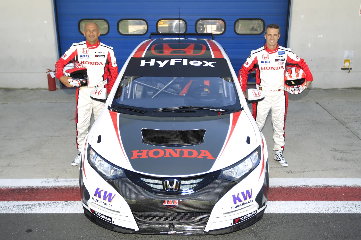 3858094-17424-track-testing-begins-on-the-civic-wtcc.jpg