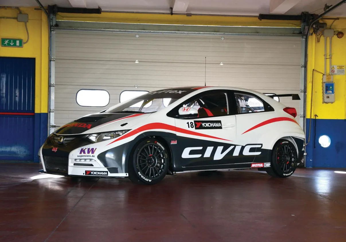 3858268-17436-track-testing-begins-on-the-civic-wtcc.jpg