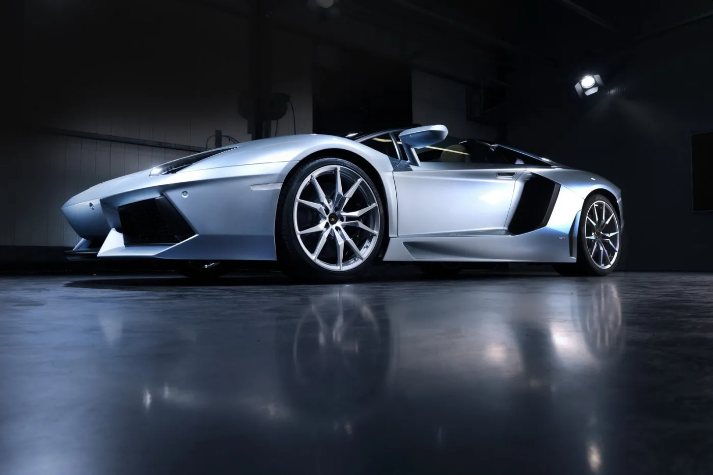 4266149-lamborghini-aventador-lp-700-4-roadster-05-2.jpg