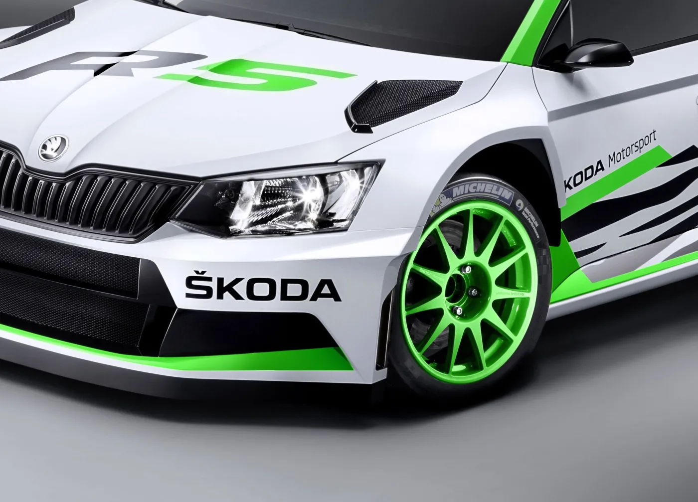 7124800-141126-skoda-fabia-r-5-concept-car-essen-001.jpg