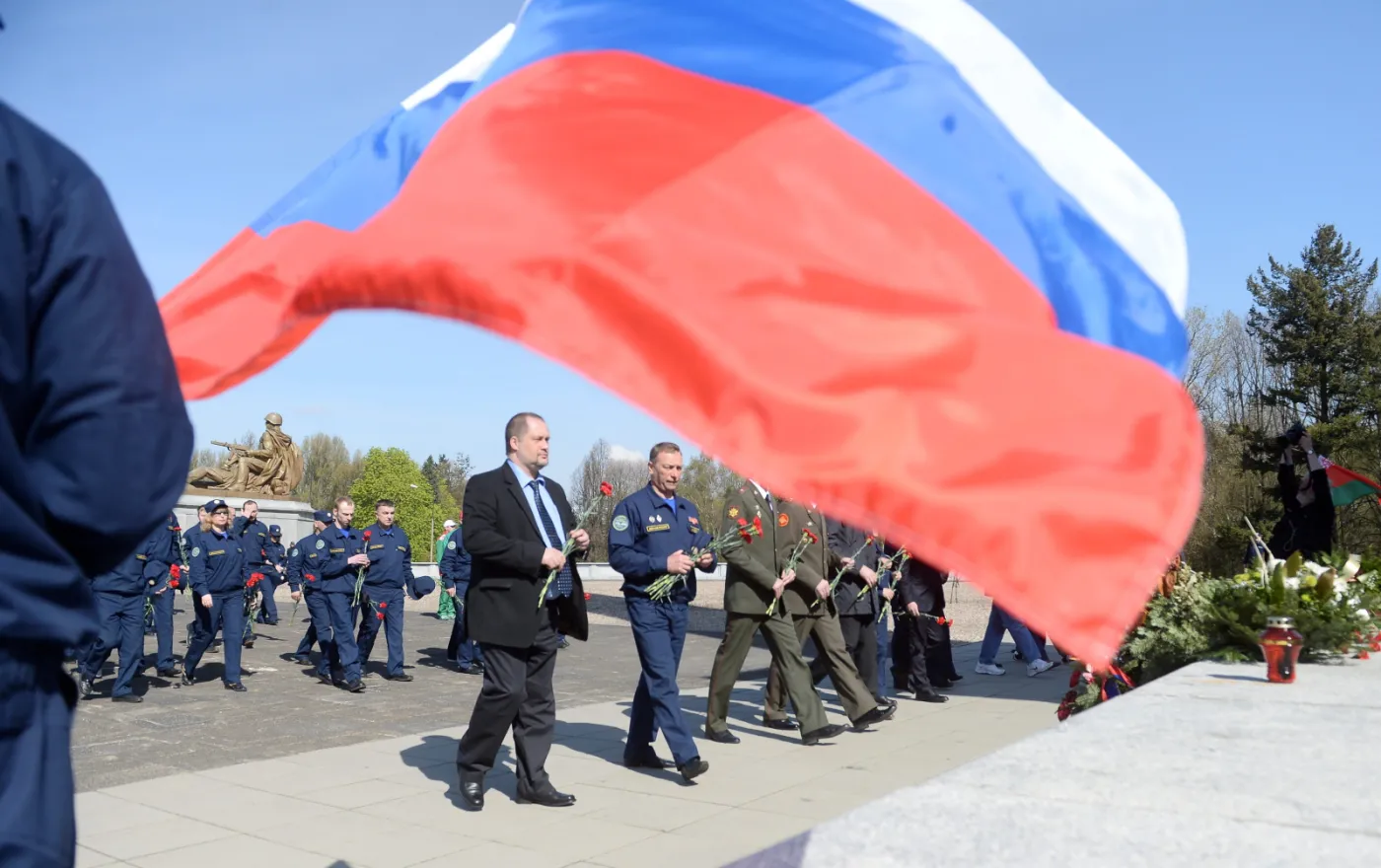 7683369-uczestnicy-rosyjskiego-rajdu-samochodowego.jpg