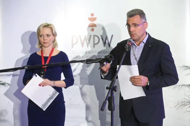 "Wielki strach w fabryce dokumentów". Miliona złotych odszkodowania chce PWPW od wydawcy "Newsweeka"