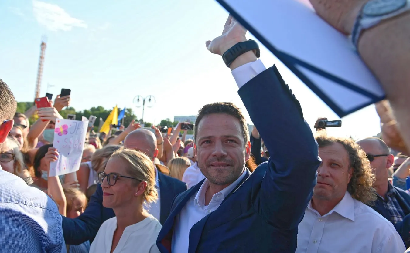 Wyborcy PO chcą, by Trzaskowski założył nowy ruch obywatelski [SONDAŻ]