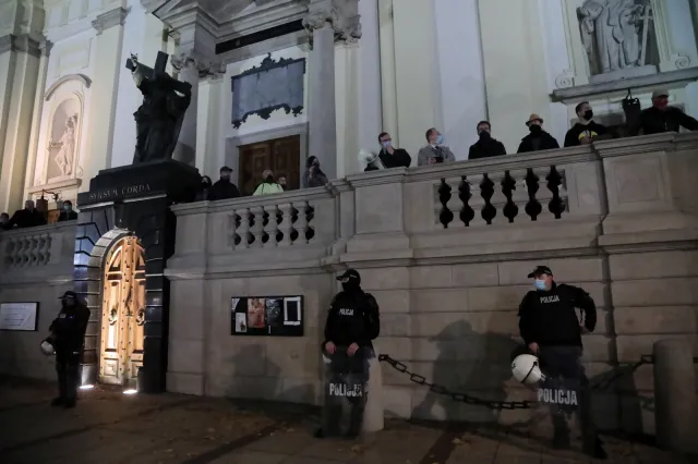 Wróbel: Kościół ma się bać. Skoro można przerwać mszę, to można i zabrać lekcje religii ze szkół