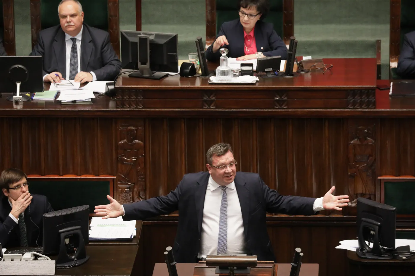 Wójcik: Holandia sama ma problem z praworządnością. To z Holandii ludzie uciekają do Polski