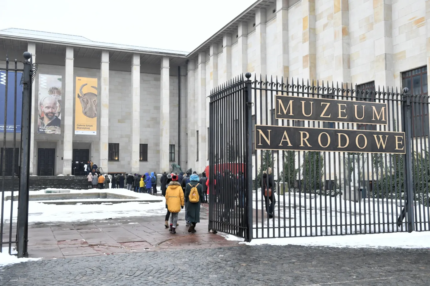 Dawno już tak nie było. Kolejka zwiedzających do Muzeum Narodowego