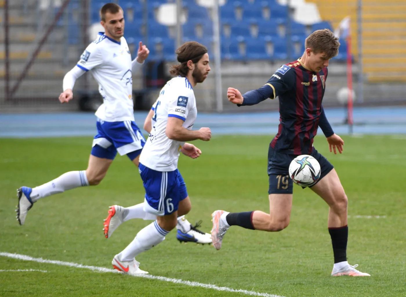 Pogoń za Legią nieudana. "Portowcy" oddali punkty w Mielcu [WIDEO]