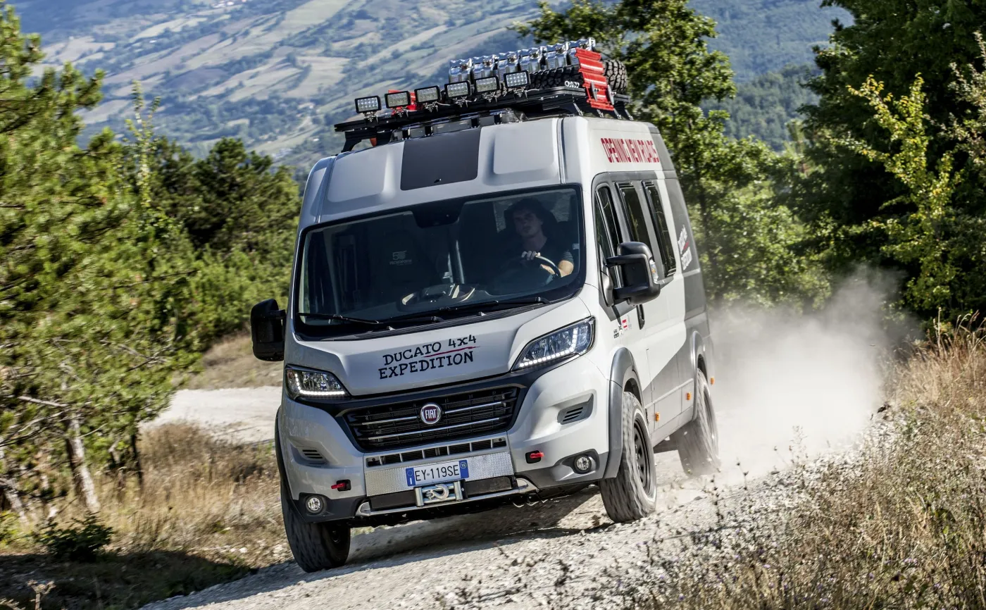 fiat-ducato-4x4-expedition-camper-show-van-37112442.jpg
