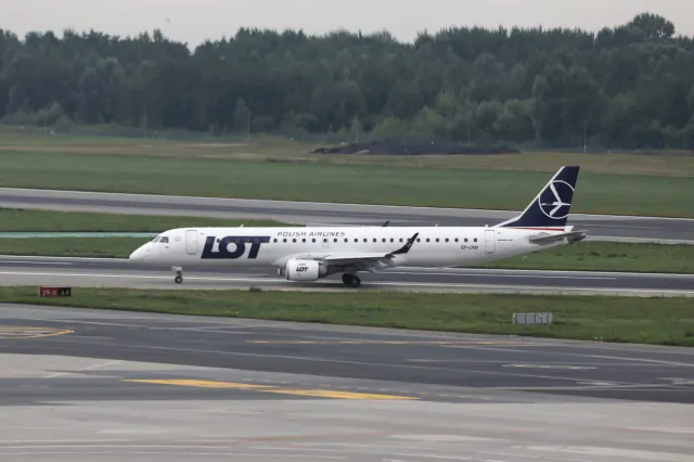 Kolejny samolot z ewakuowanymi z Afganistanu wyląduje rano w Warszawie