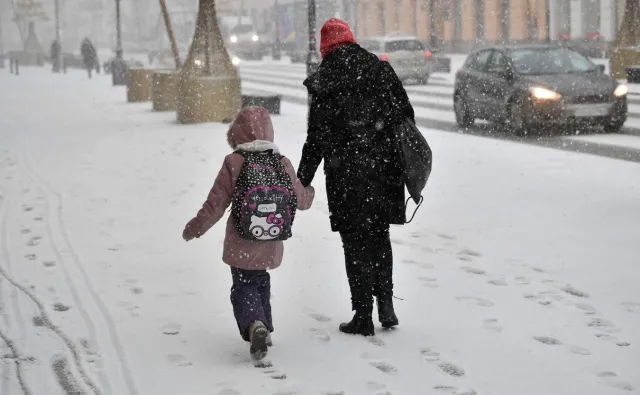 BURZE ŚNIEŻNE znów nad Polską. Gdzie się pojawią? [POGODA]