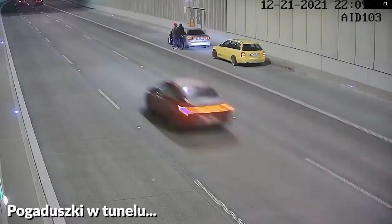 tunel-pow-zachowanie-kierowcow-i-pasazerow-37334596.jpg