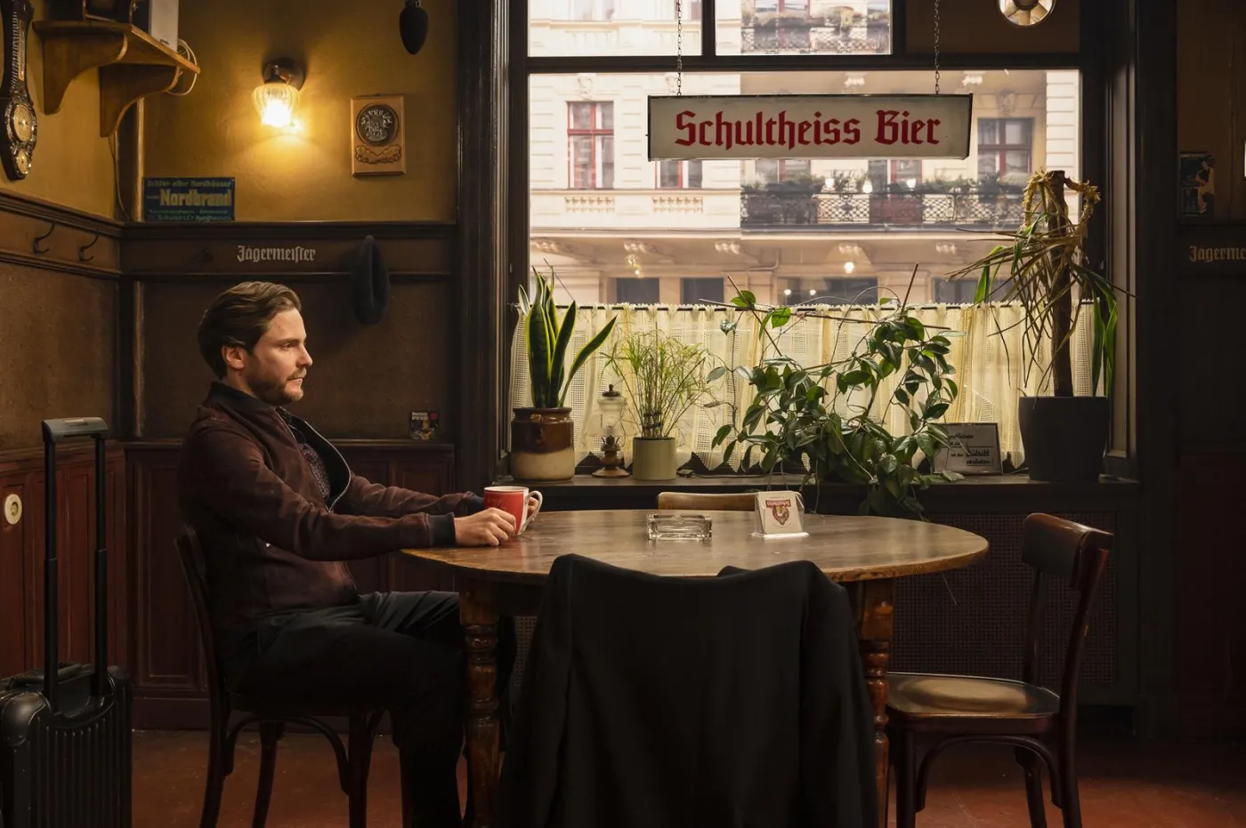 Kadr z filmu Jedenaste: znaj swego sąsiada