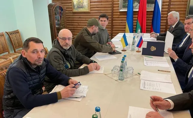 Rozmowy ukraińsko-rosyjskie zakończone. Powstaną korytarze humanitarne