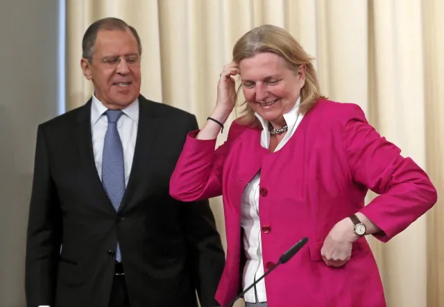 Była szefowa MSZ Austrii odmówiła zwrócenia kolczyków od Putina