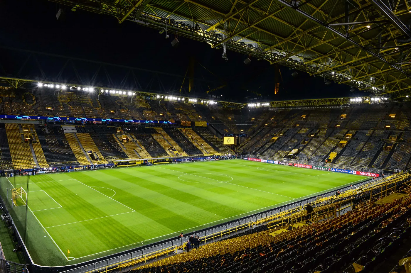 Komplet widzów na meczu Borussi Dortmund po ponad dwóch latach