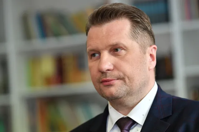 Czarnek: Poziom matur jest niski, gimnazja do tego doprowadziły