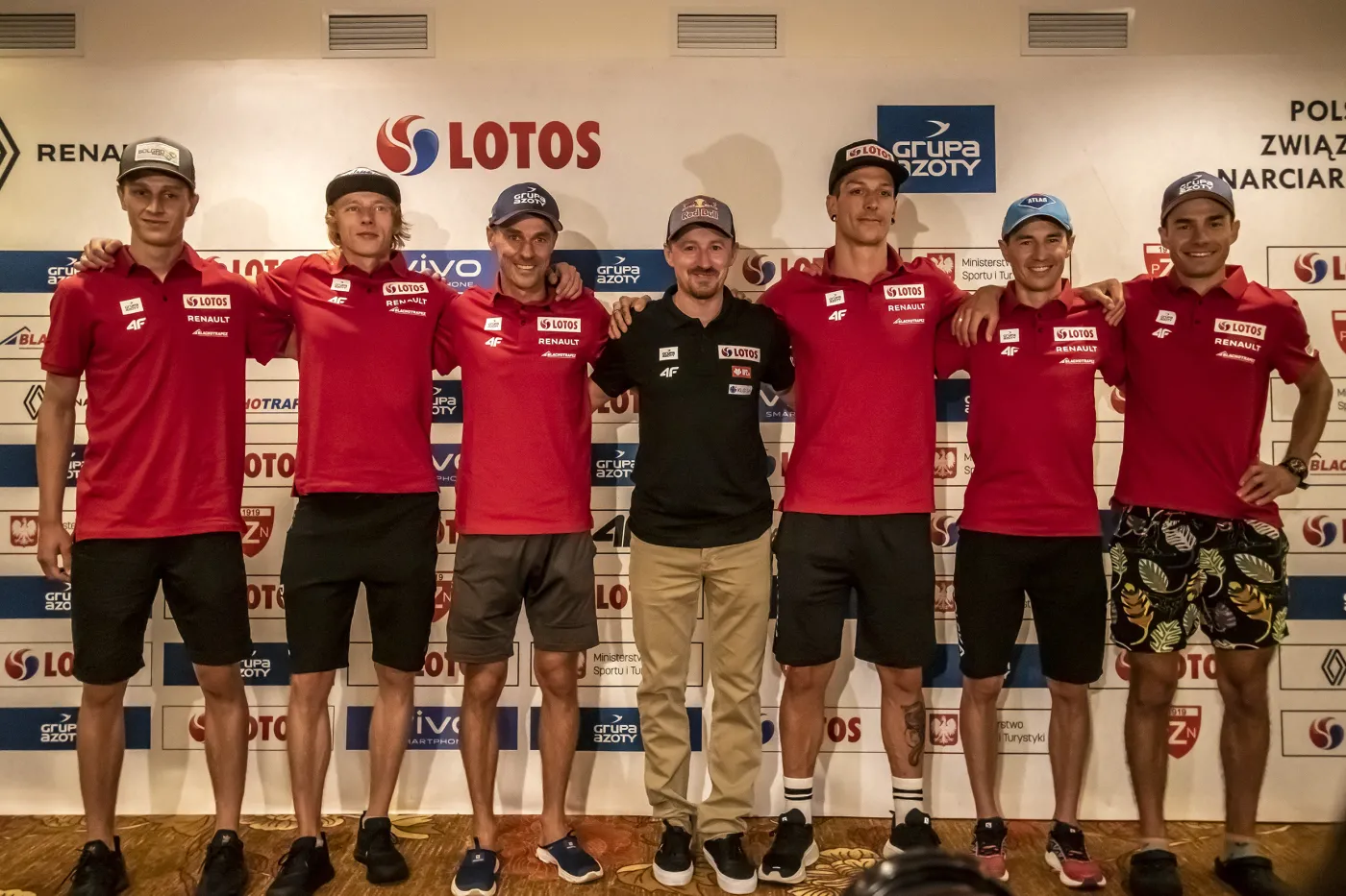 Kamil Stoch: Latem w kombinezonach czujemy się jak w saunie