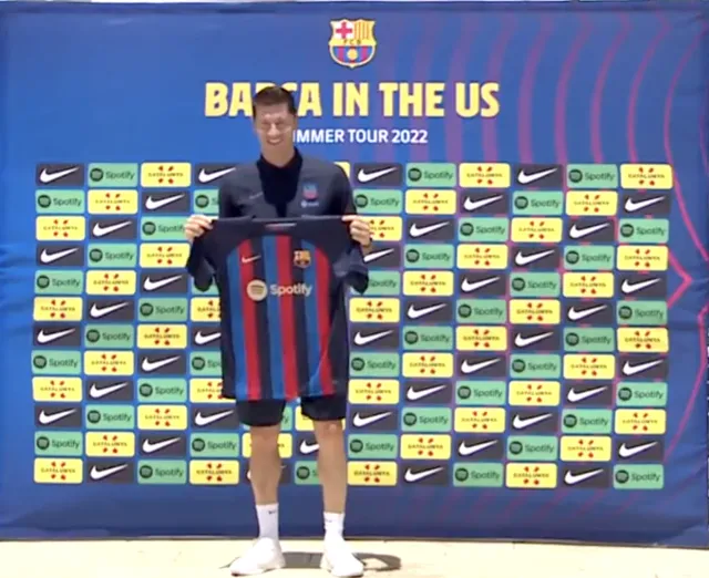 Prezentacja Roberta Lewandowskiego w Barcelonie [WIDEO]