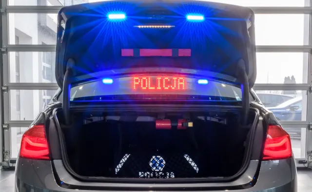 40 nieoznakowanych radiowozów za miliony dla policji. Na liście BMW i Mercedes