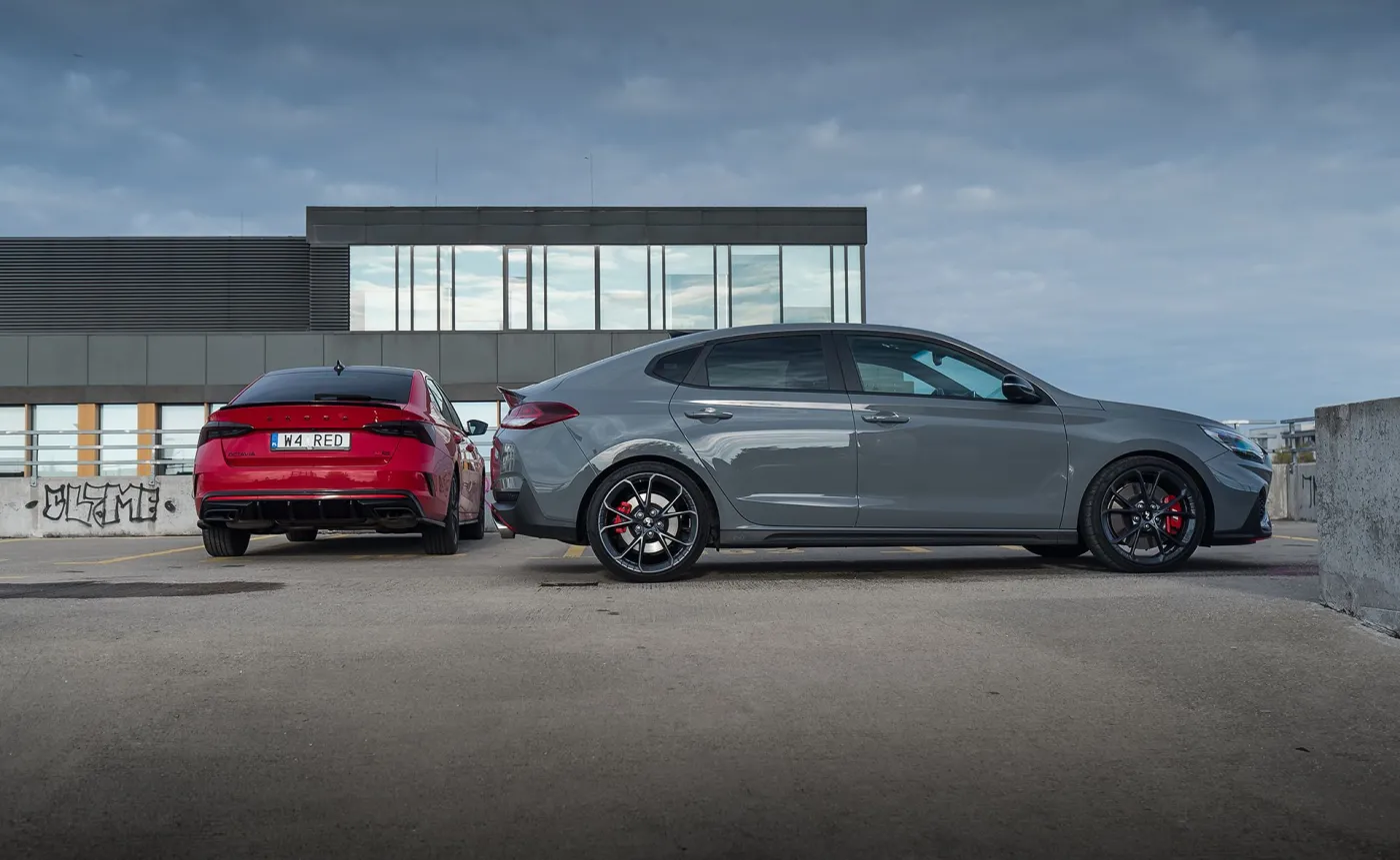 skoda-octavia-rs-czy-hyundai-i30-fastback-n-37611790.jpg
