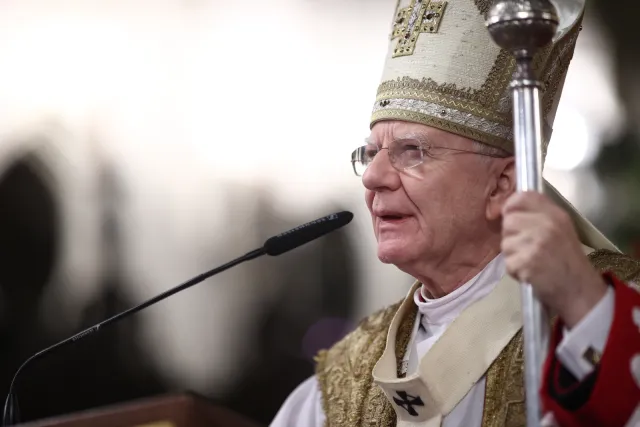 Abp Jędraszewski: Pozarządowe organizacje deprawują czyste i niewinne serca małych dzieci