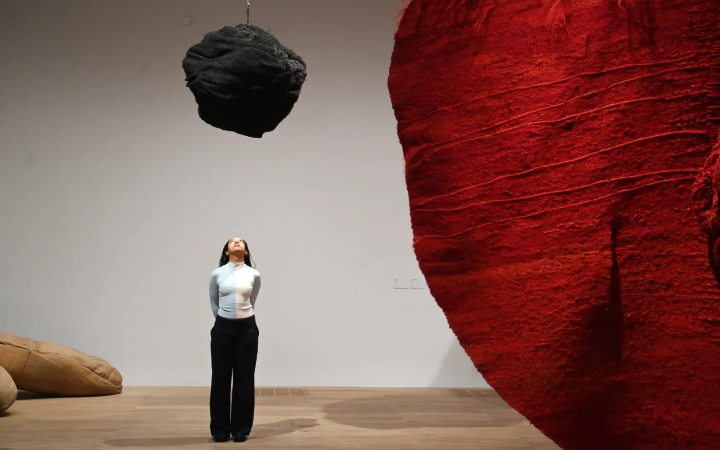 "The Times" o wystawie Abakanowicz w Tate Modern: fascynująca i hipnotyzująca