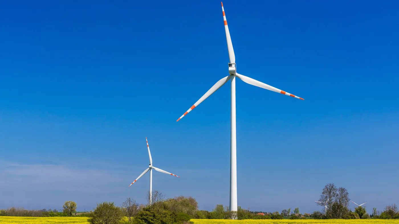 Sejm uchwalił nowelizację ustawy wiatrakowej