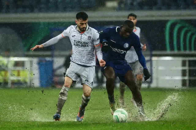 Remis w meczu zespołów Piątkowskiego i Szysza [WYNIKI 1/8 FINAŁU Ligi KONFERENCJI]