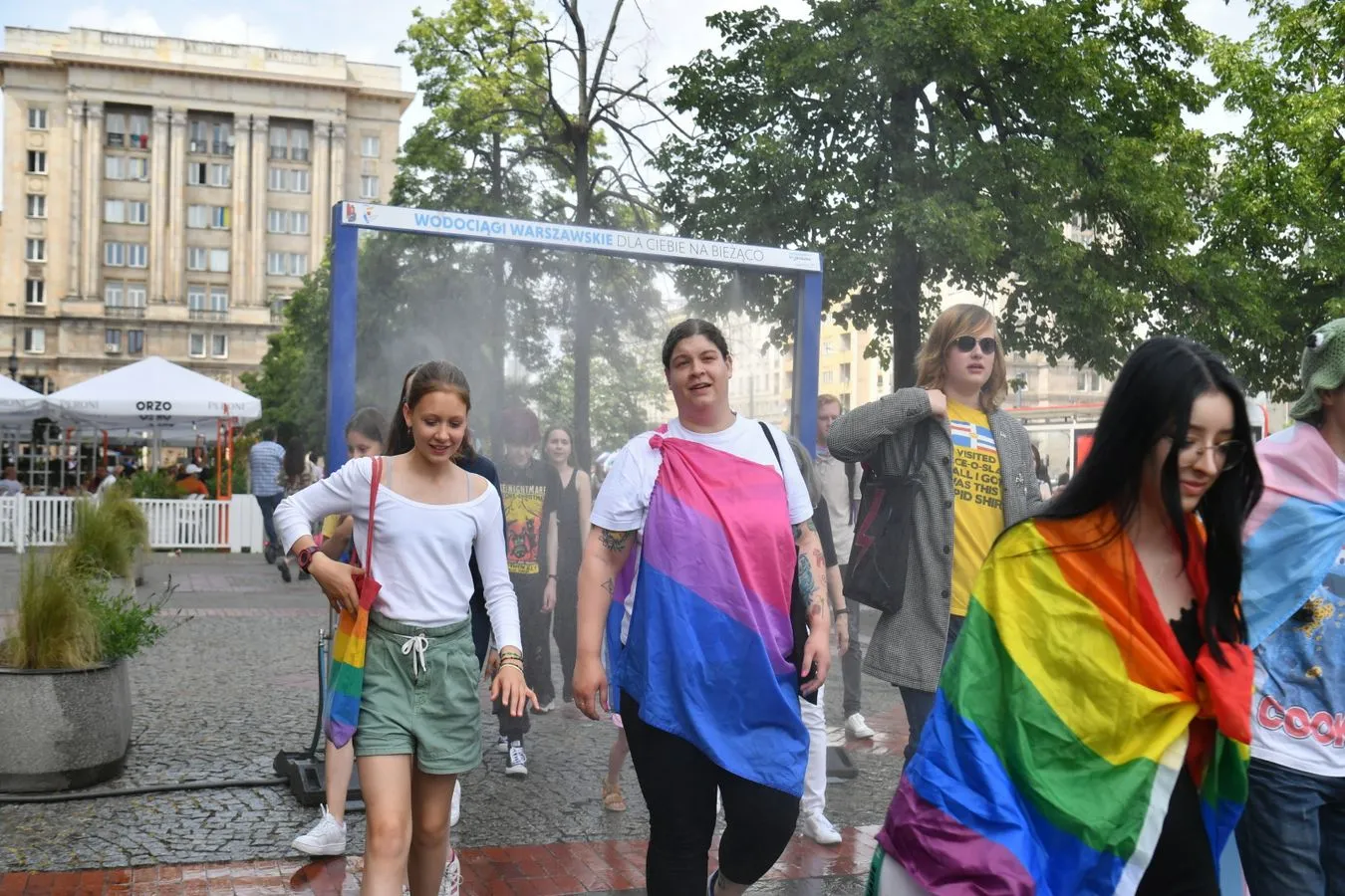 Parada równości przeszła ulicami Warszawy [ZDJĘCIA]