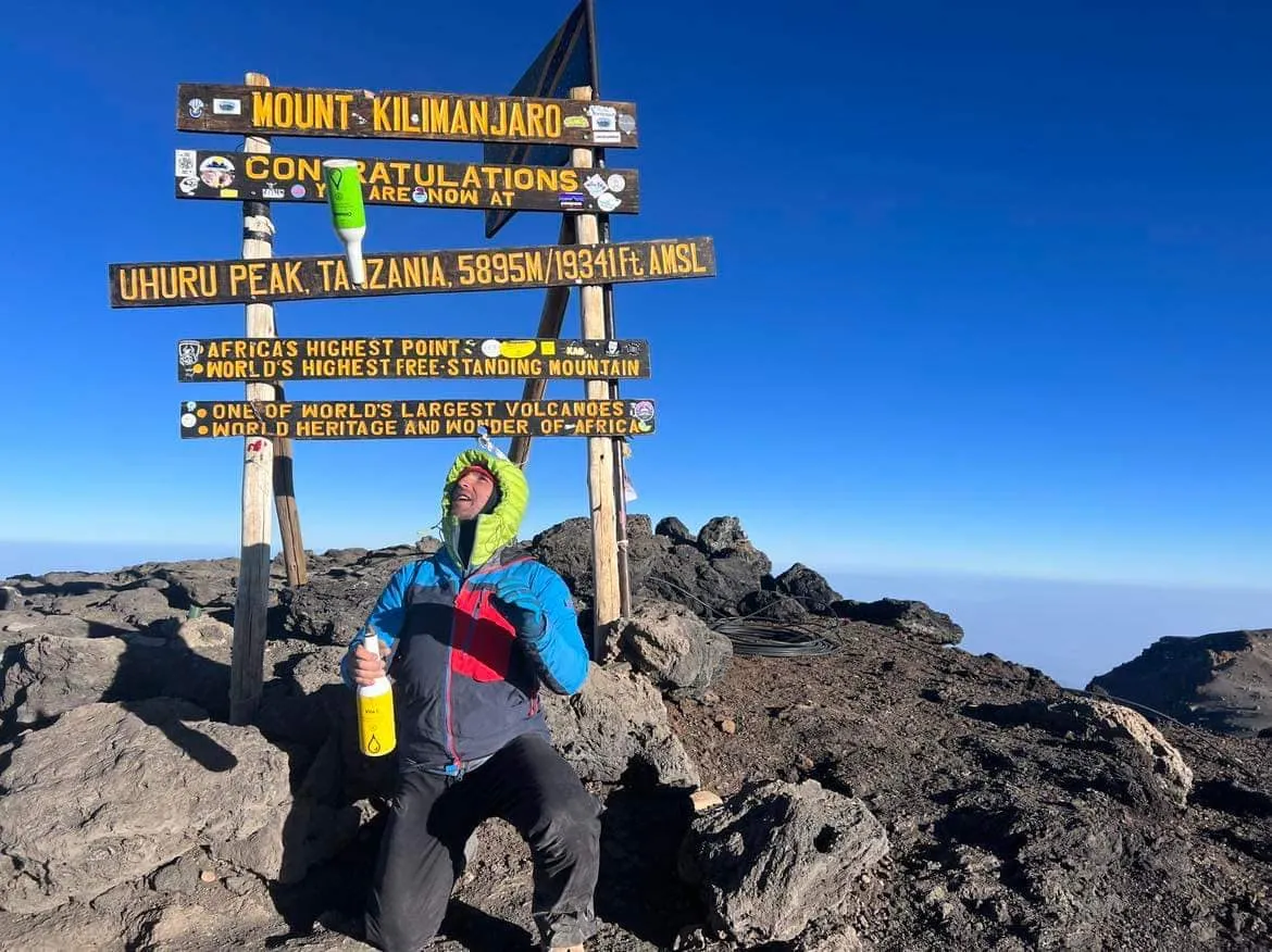 Krzysztof Drabik na szczycie Kilimandżaro
