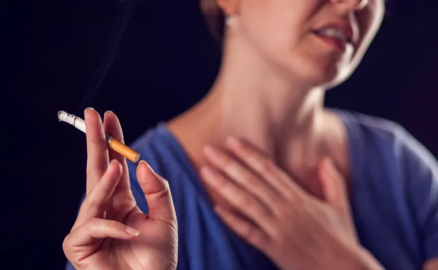 Nałogowi palacze to głównie osoby, które oceniają swoją sytuację materialną jako złą