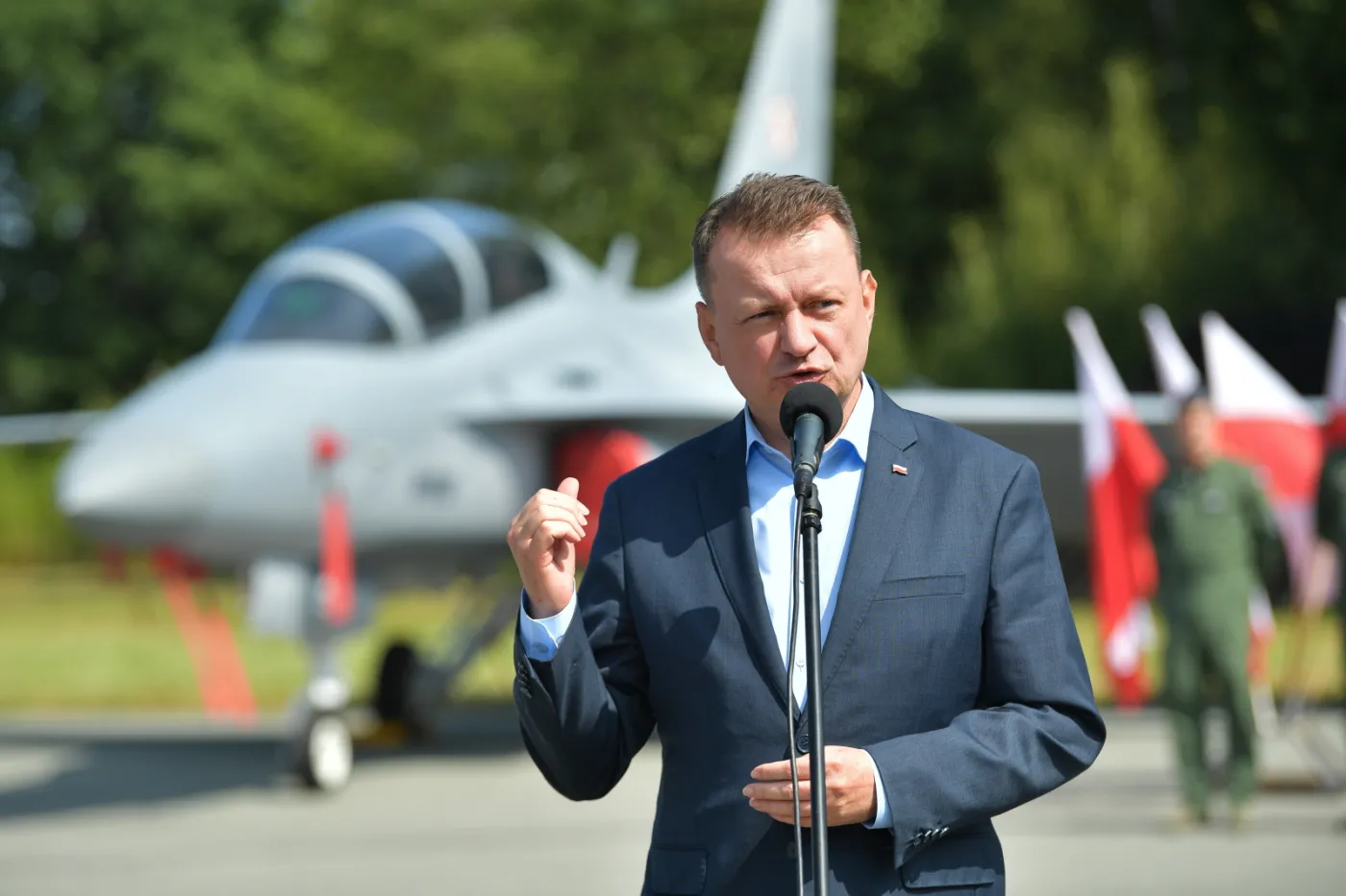 Szef MON o śmigłowcach Apache: Wielokrotnie lepsze niż Caracale