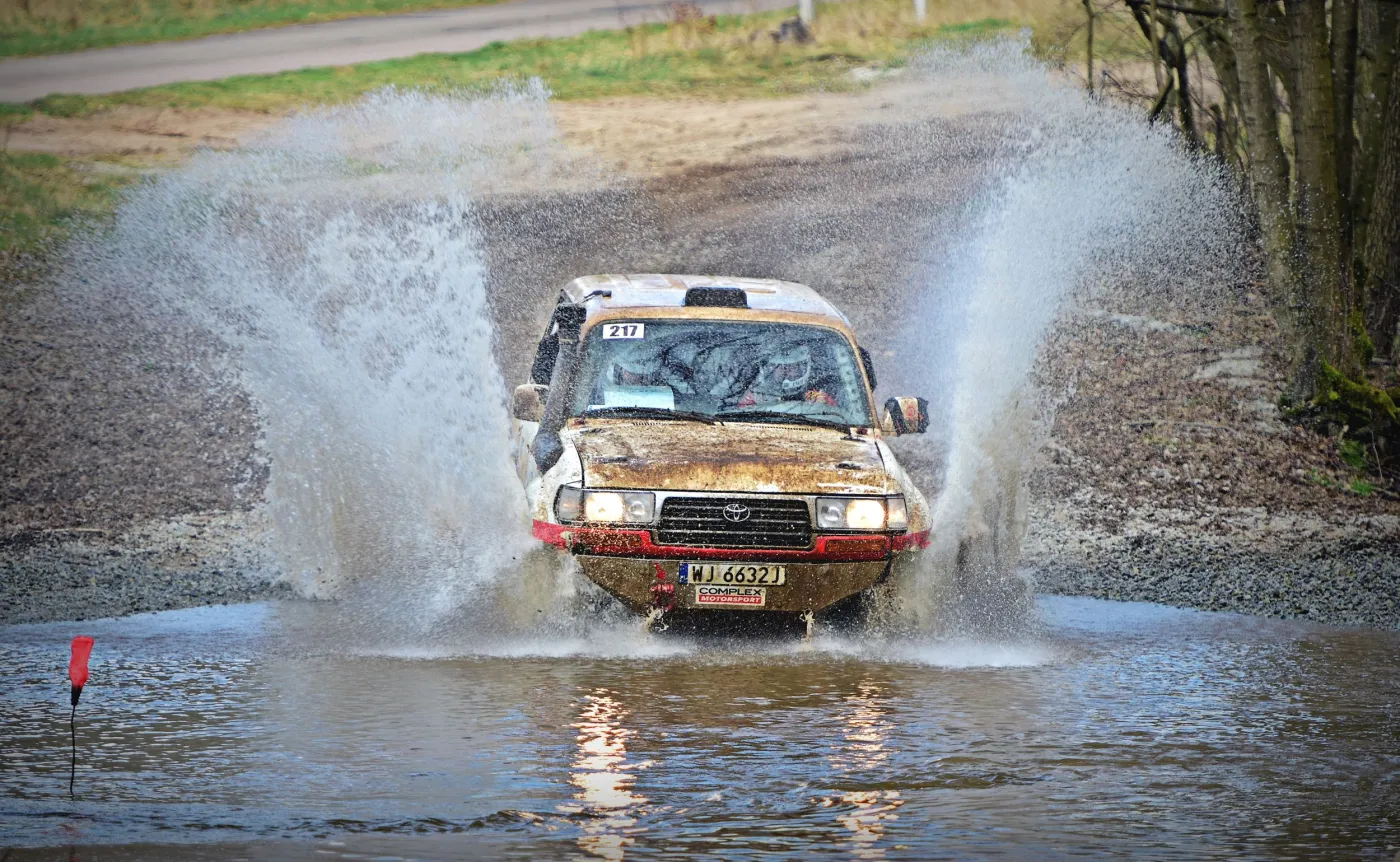 land-cruiser-hdj80-z-polski-na-rajd-rakar-37897511.jpg