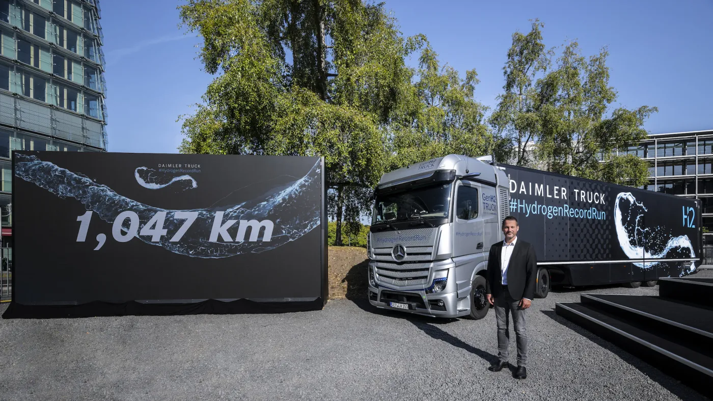 Mercedes-Benz GenH2- test ciężarówki na wodór