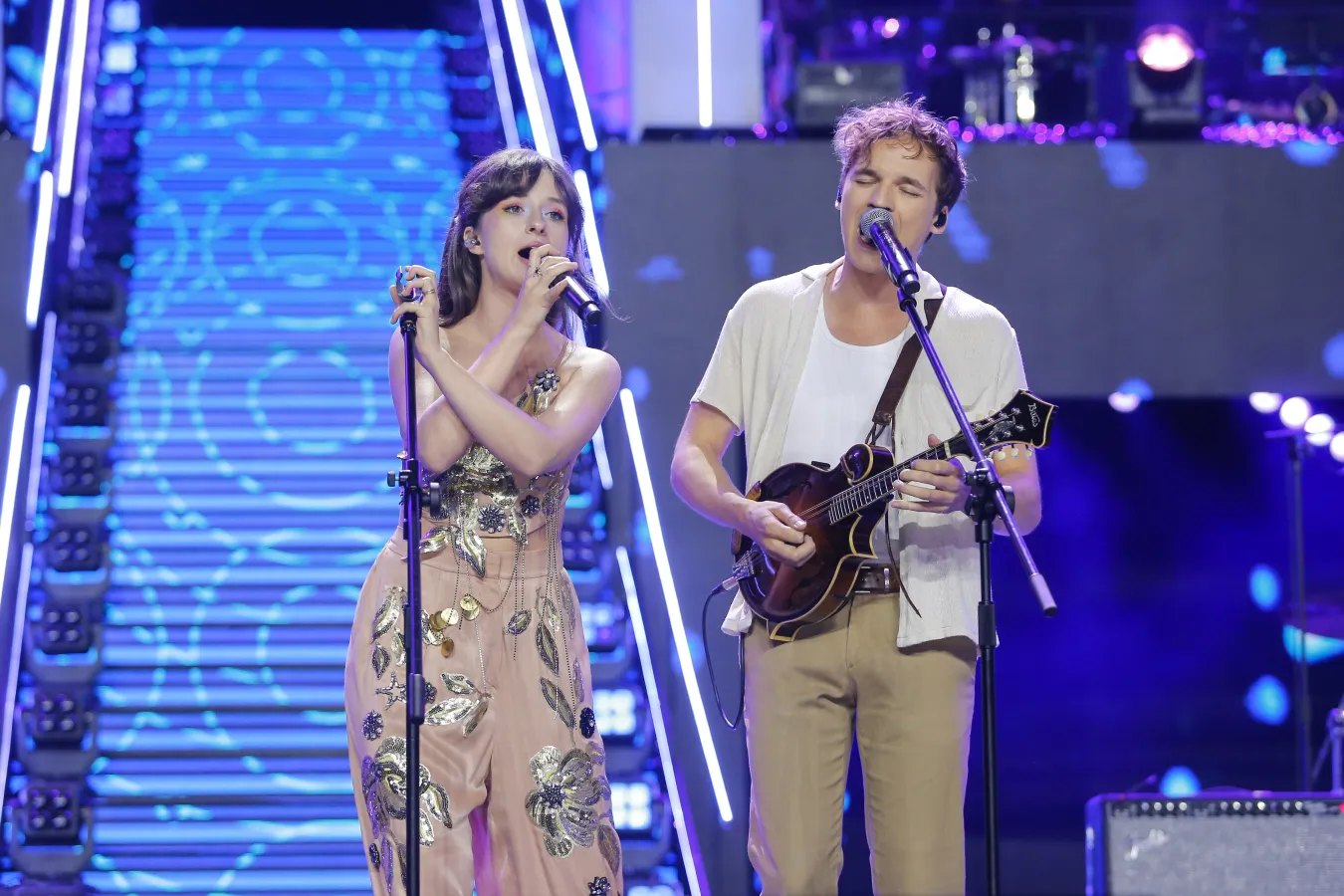 Kwiat Jabłoni "Pokaz slajdów". Prosta siła piosenki [RECENZJA]